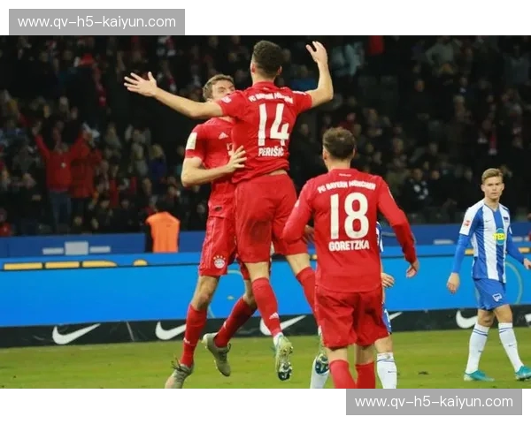 绿茵之巅的权力游戏：当“南大王”拜仁遇上“老妇人”柏林赫塔